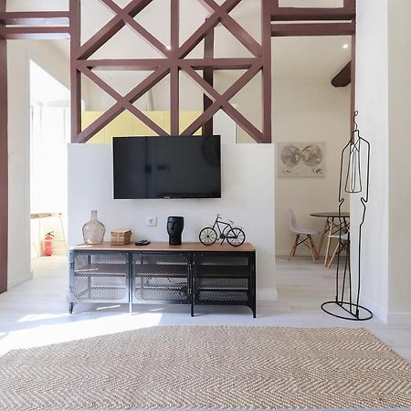 Appartamento Bright Santa Catarina By Homing Lisbona Esterno foto